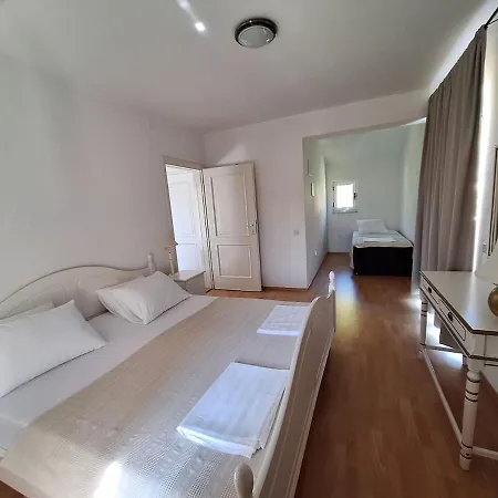 Old Vineyard Estate *