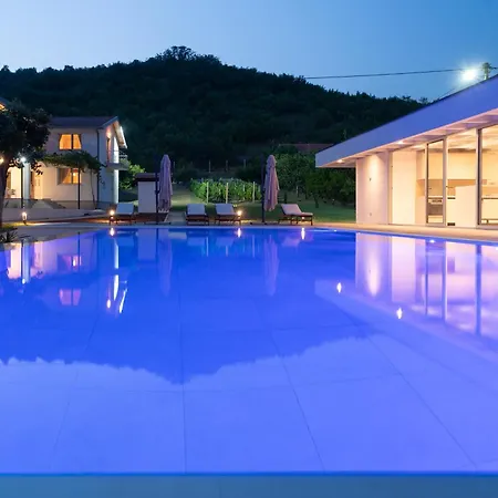 Old Vineyard Estate * Buna