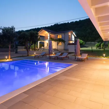 Old Vineyard Estate *